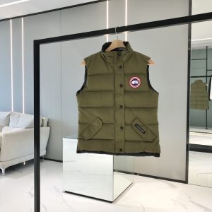 replica Canada Goose Freestyle Down Vest Dark Green