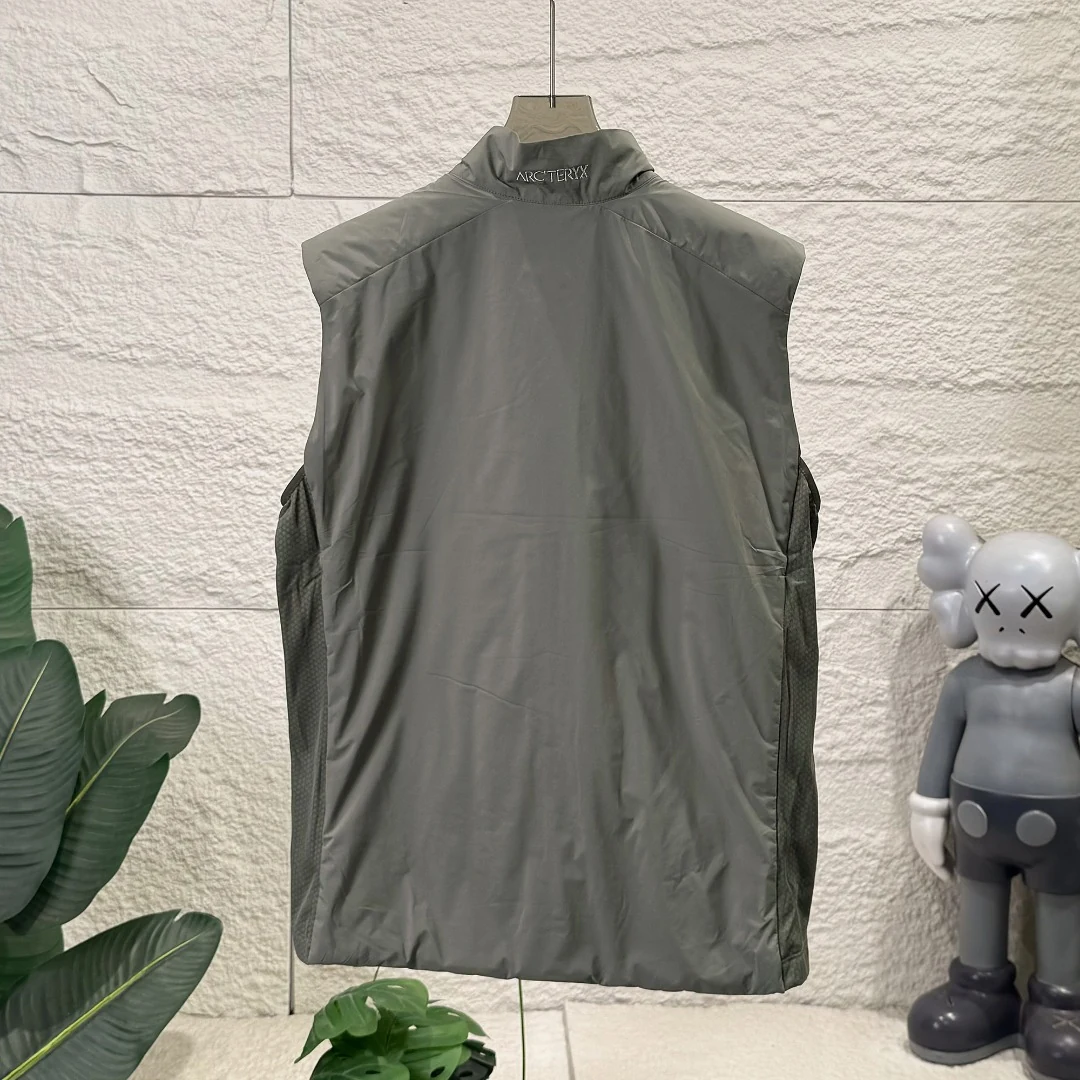 Arc'teryx ATOM Vest Lightweight Coreloft Insulated Gilet (2026) real photo 20
