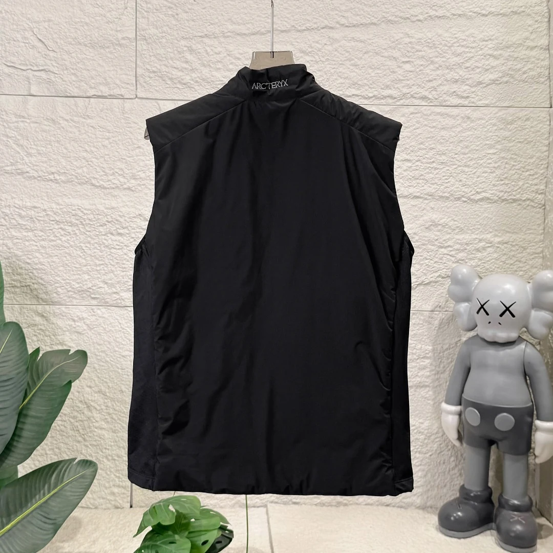 Arc'teryx ATOM Vest Lightweight Coreloft Insulated Gilet (2026) real photo 23