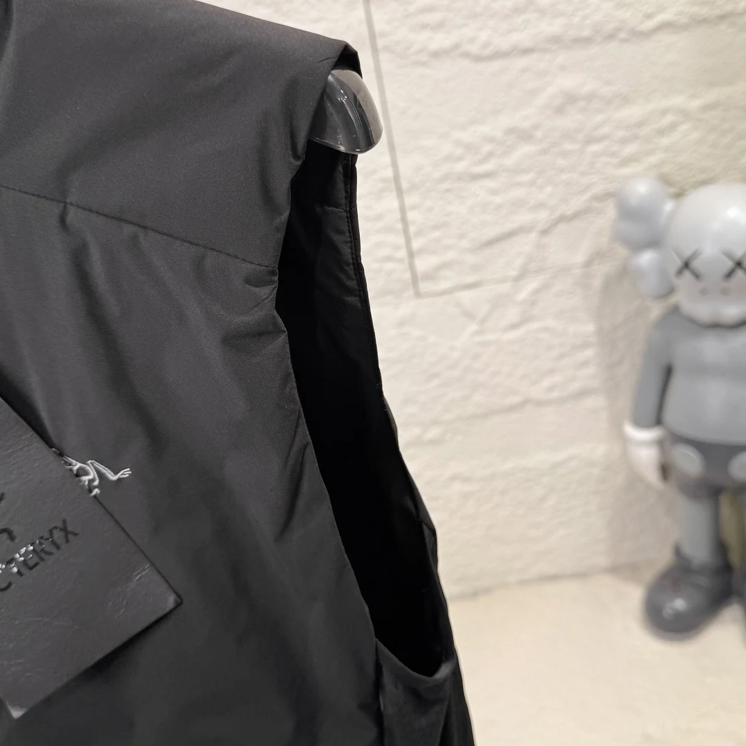 Arc'teryx ATOM Vest Lightweight Coreloft Insulated Gilet (2026) real photo 28