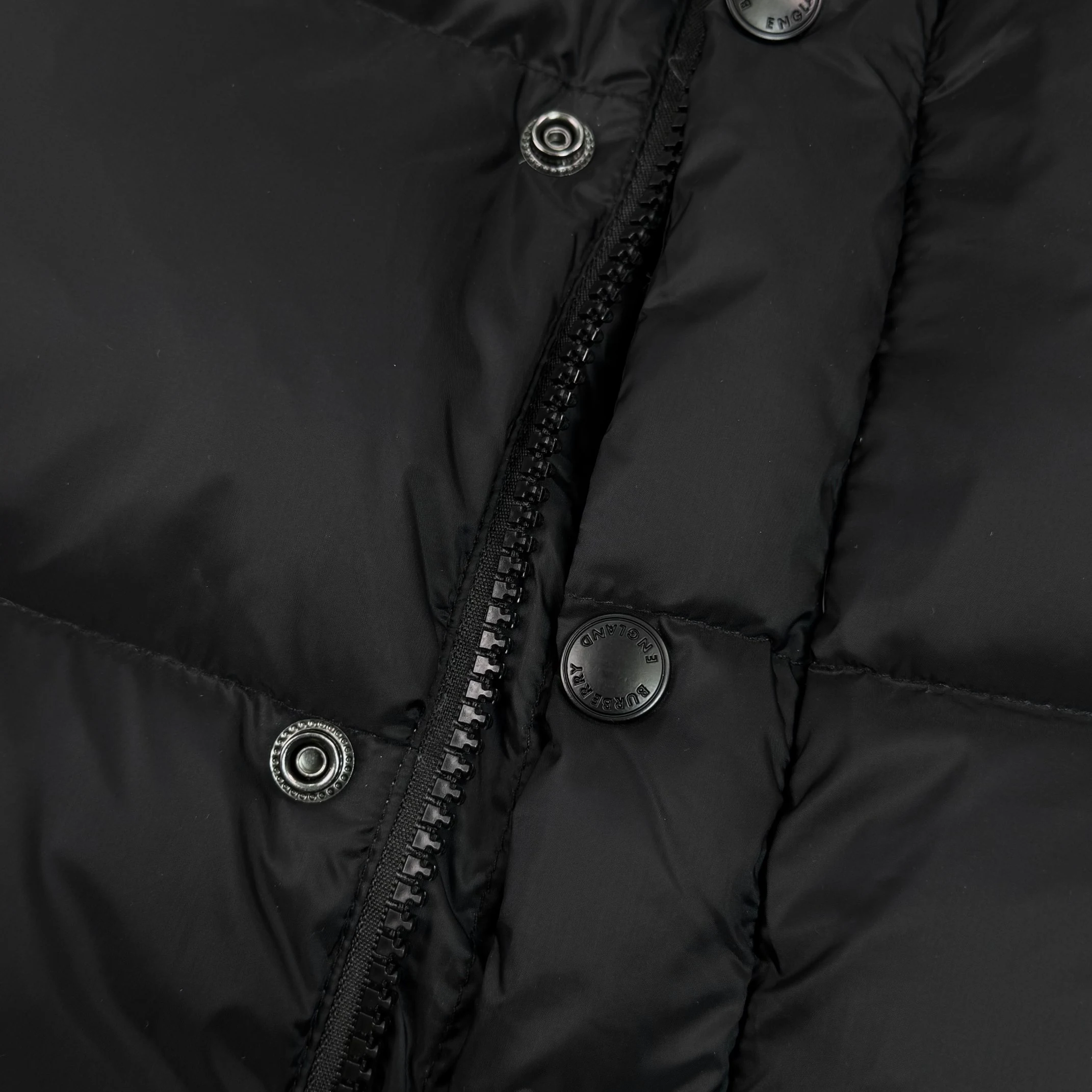 Burberry Detachable-Sleeve Check-Lined Hooded Down Jacket (Worn by Zhou Dongyu) real photo 10
