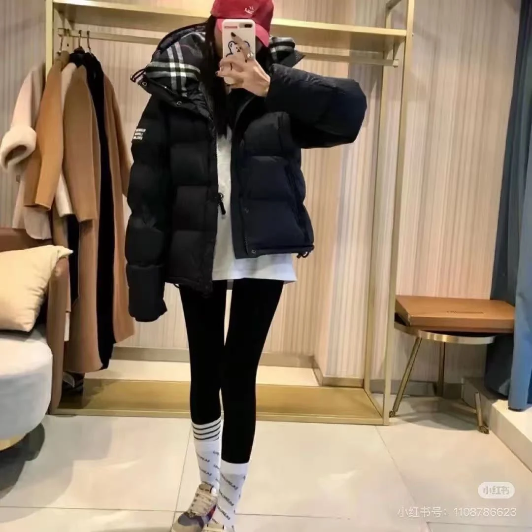 Burberry Detachable-Sleeve Check-Lined Hooded Down Jacket (Worn by Zhou Dongyu) real photo 17
