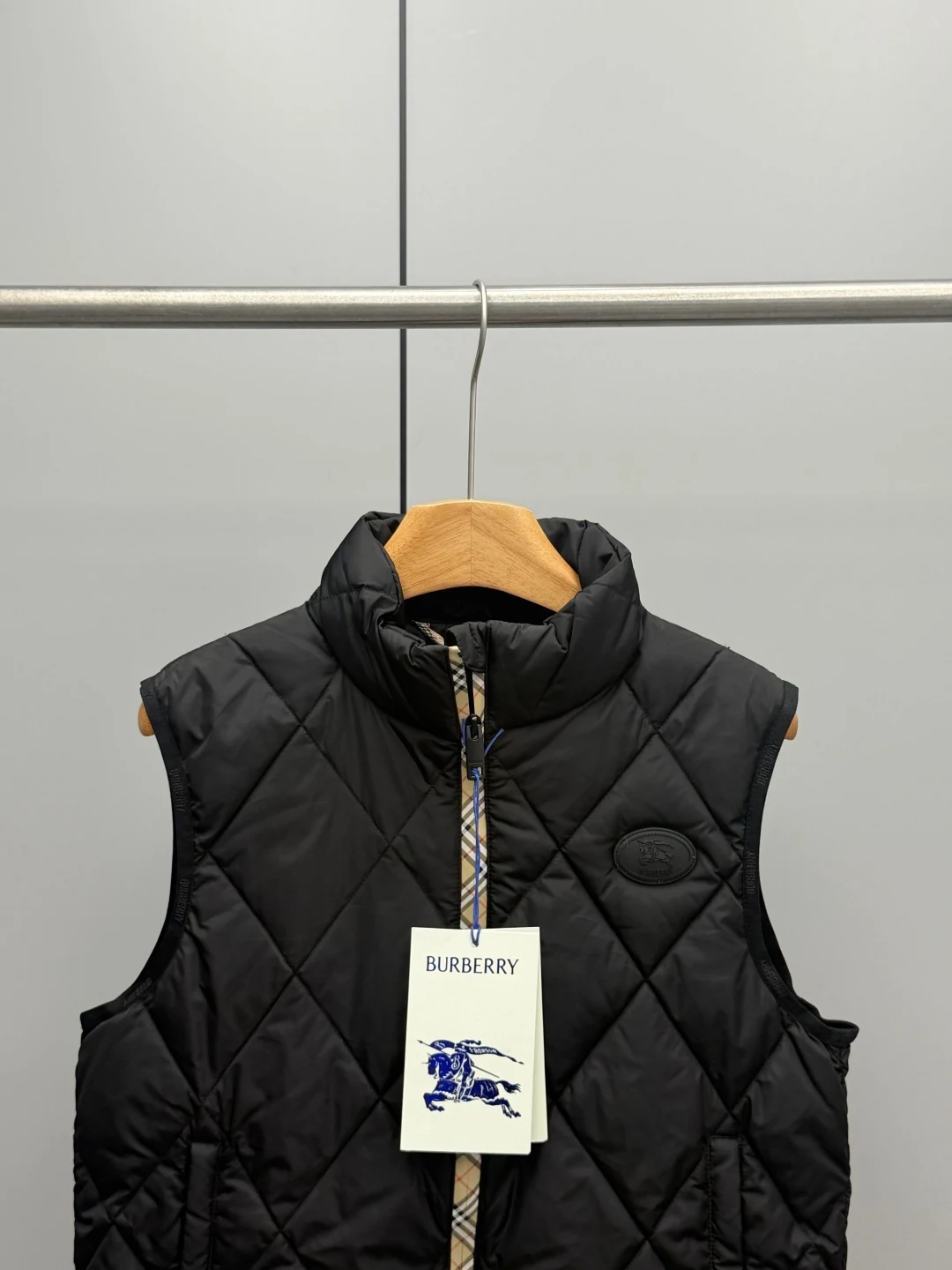 Burberry puffer vest - real photo 3