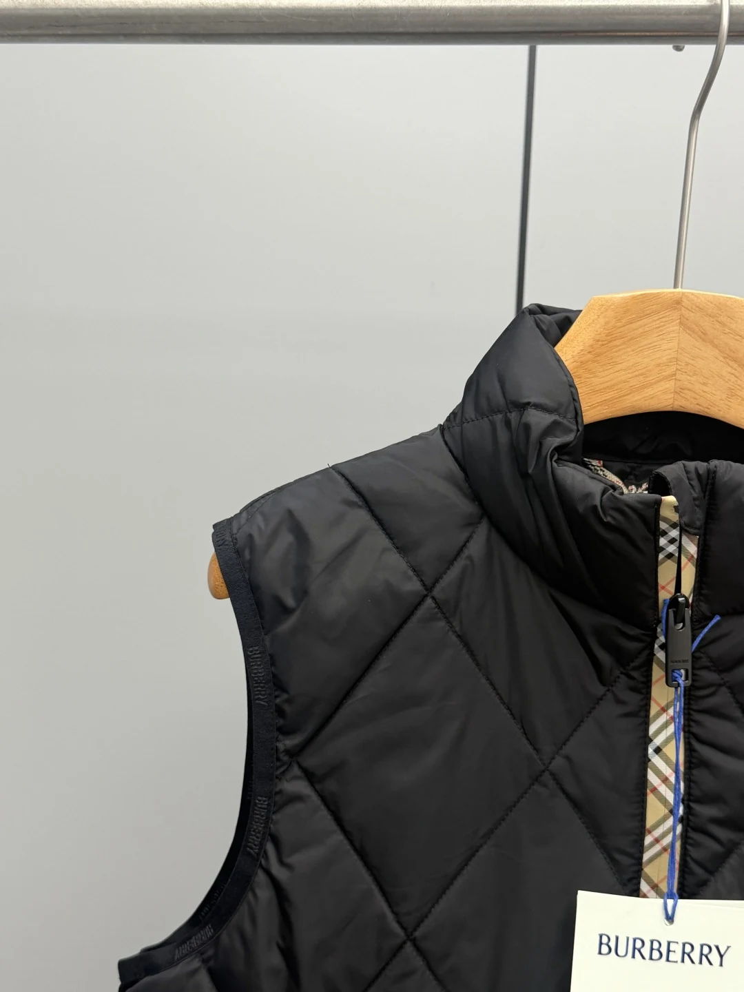 Burberry puffer vest - real photo 4