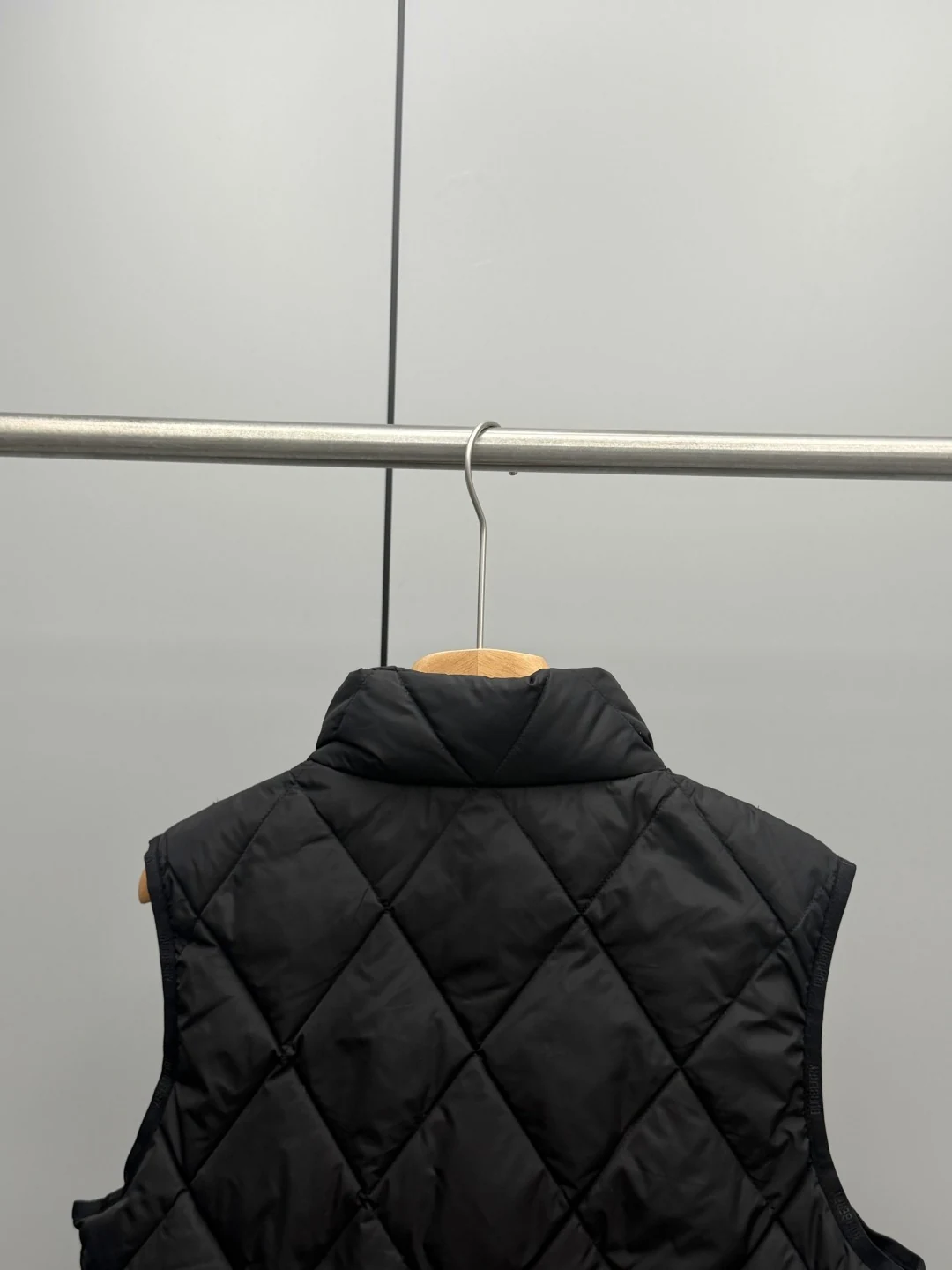 Burberry puffer vest - real photo 8