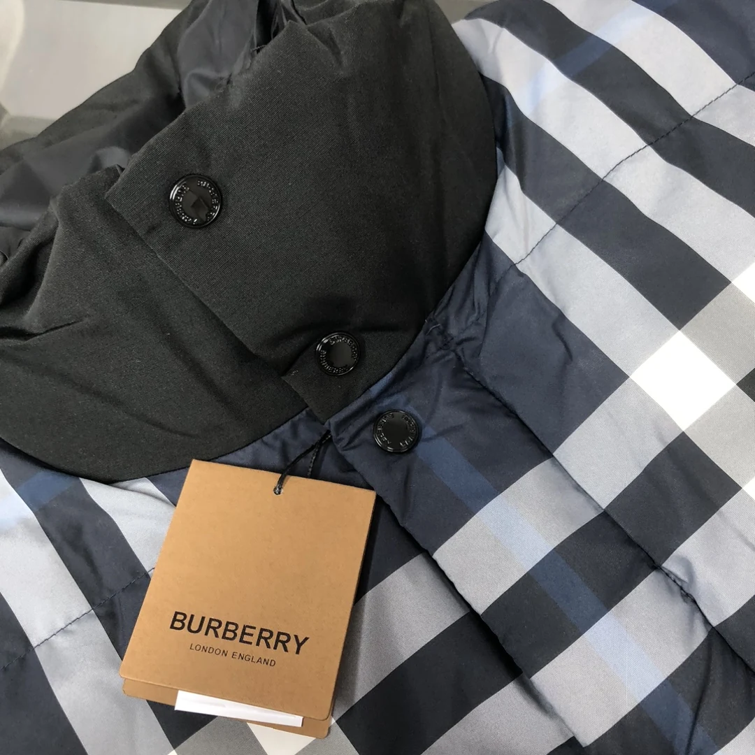 Burberry Quilted Puffer Vest - Style 2 - Burberry puffer vest real photo 4