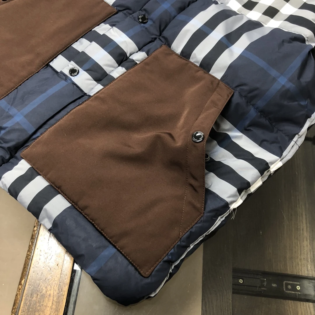 Burberry Quilted Puffer Vest - Style 2 - Burberry puffer vest real photo 5