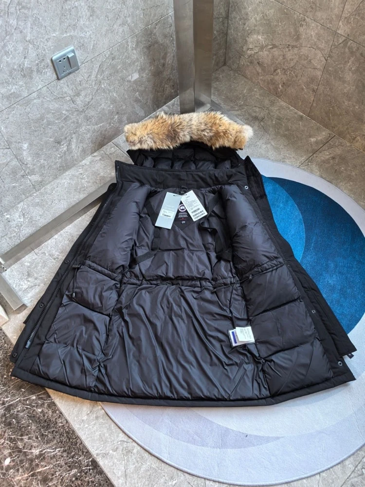 Canada Goose puffer jacket - real photo 5