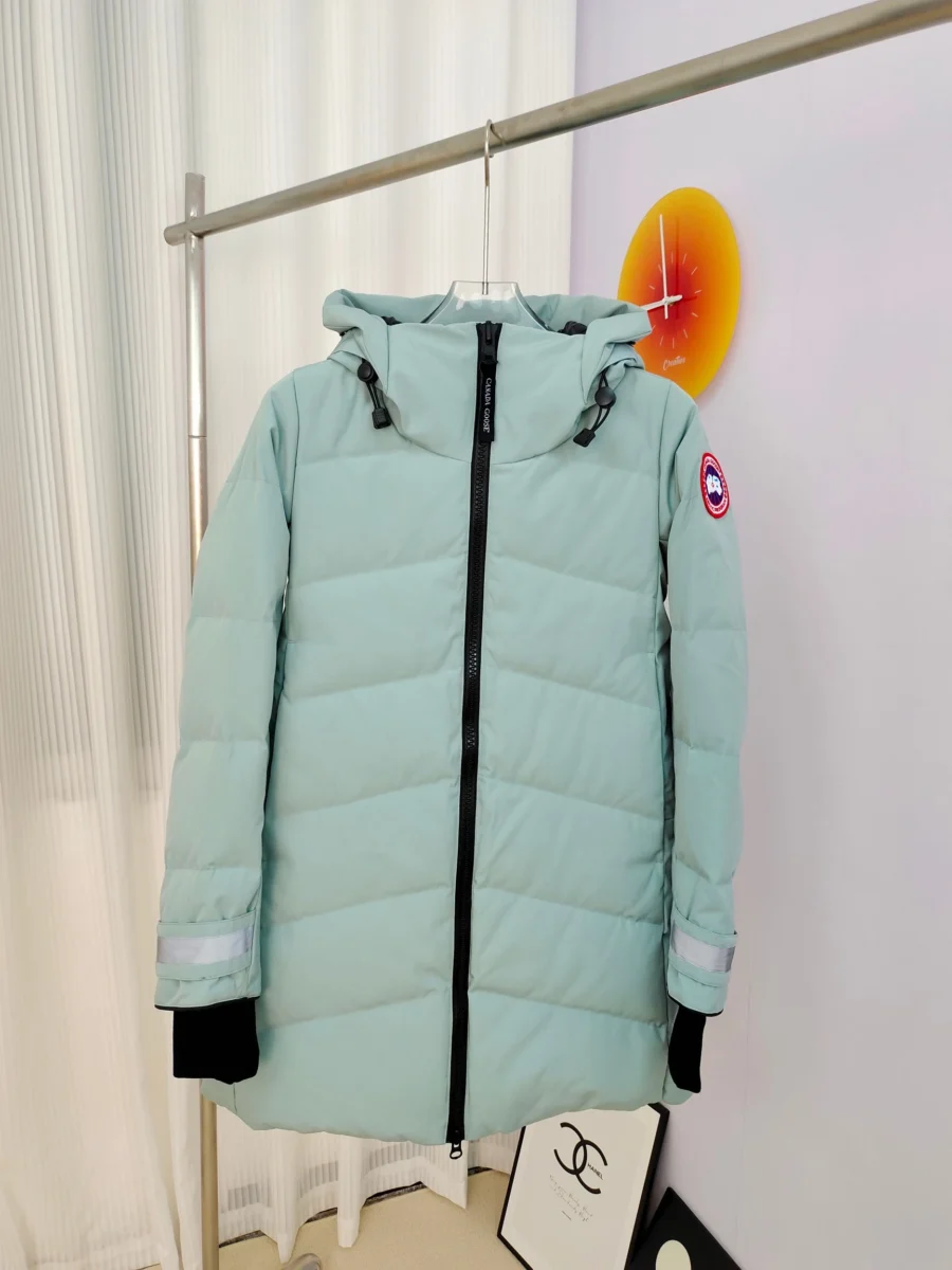 Canada Goose Fur-Collar Puffer Jacket - Style 2 - Canada Goose puffer jacket real photo 1