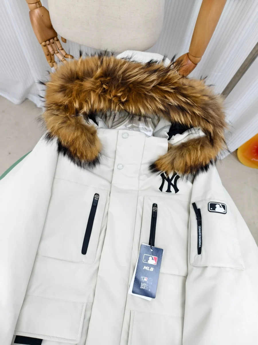 Canada Goose Fur-Collar Utility Puffer Jacket - Style 2 - Canada Goose puffer jacket real photo 2