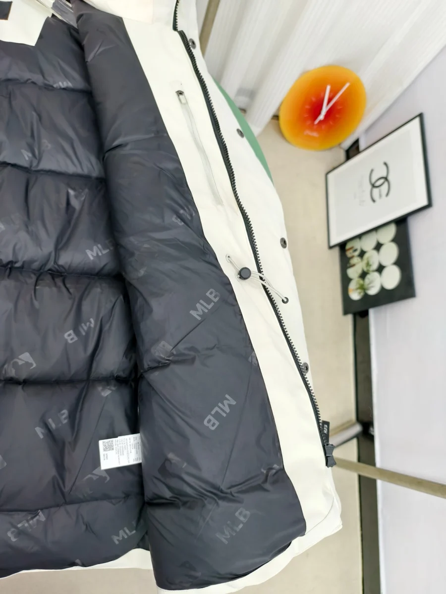 Canada Goose Fur-Collar Utility Puffer Jacket - Style 2 - Canada Goose puffer jacket real photo 10