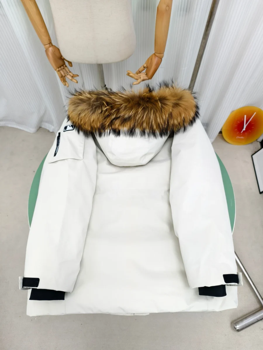 Canada Goose Fur-Collar Utility Puffer Jacket - Style 2 - Canada Goose puffer jacket real photo 11