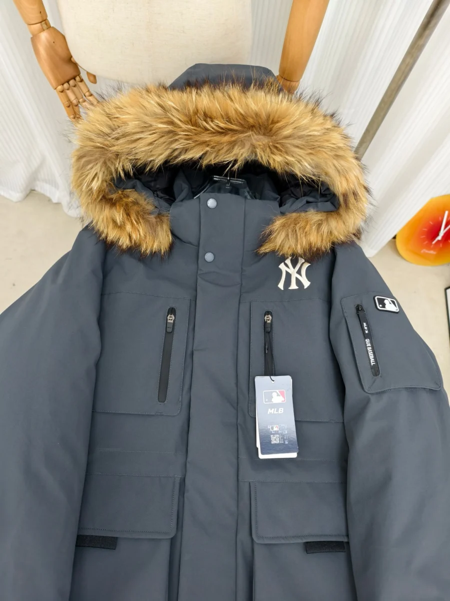 Canada Goose Fur-Collar Utility Puffer Jacket - Style 3 - Canada Goose puffer jacket real photo 2
