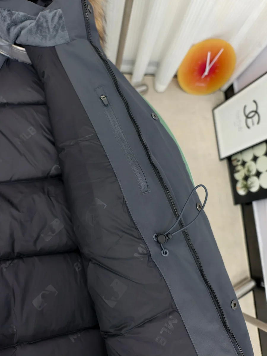 Canada Goose Fur-Collar Utility Puffer Jacket - Style 3 - Canada Goose puffer jacket real photo 9