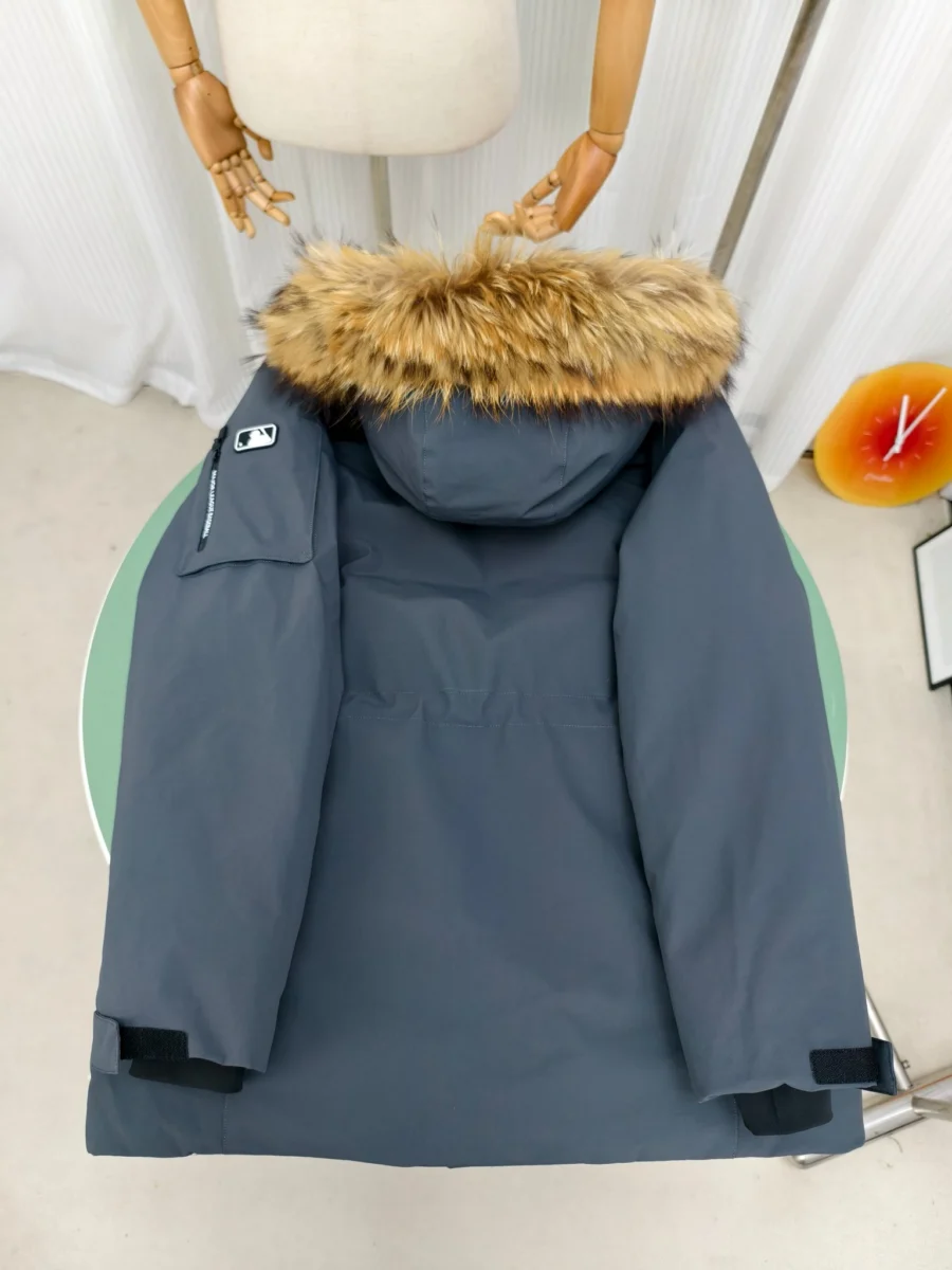 Canada Goose Fur-Collar Utility Puffer Jacket - Style 3 - Canada Goose puffer jacket real photo 11