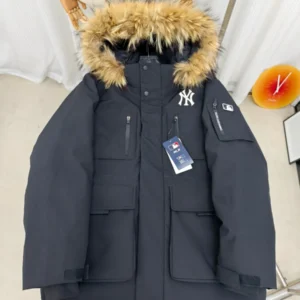 Canada Goose Fur-Collar Utility Puffer Jacket - Style 4 - Canada Goose puffer jacket real photo 1