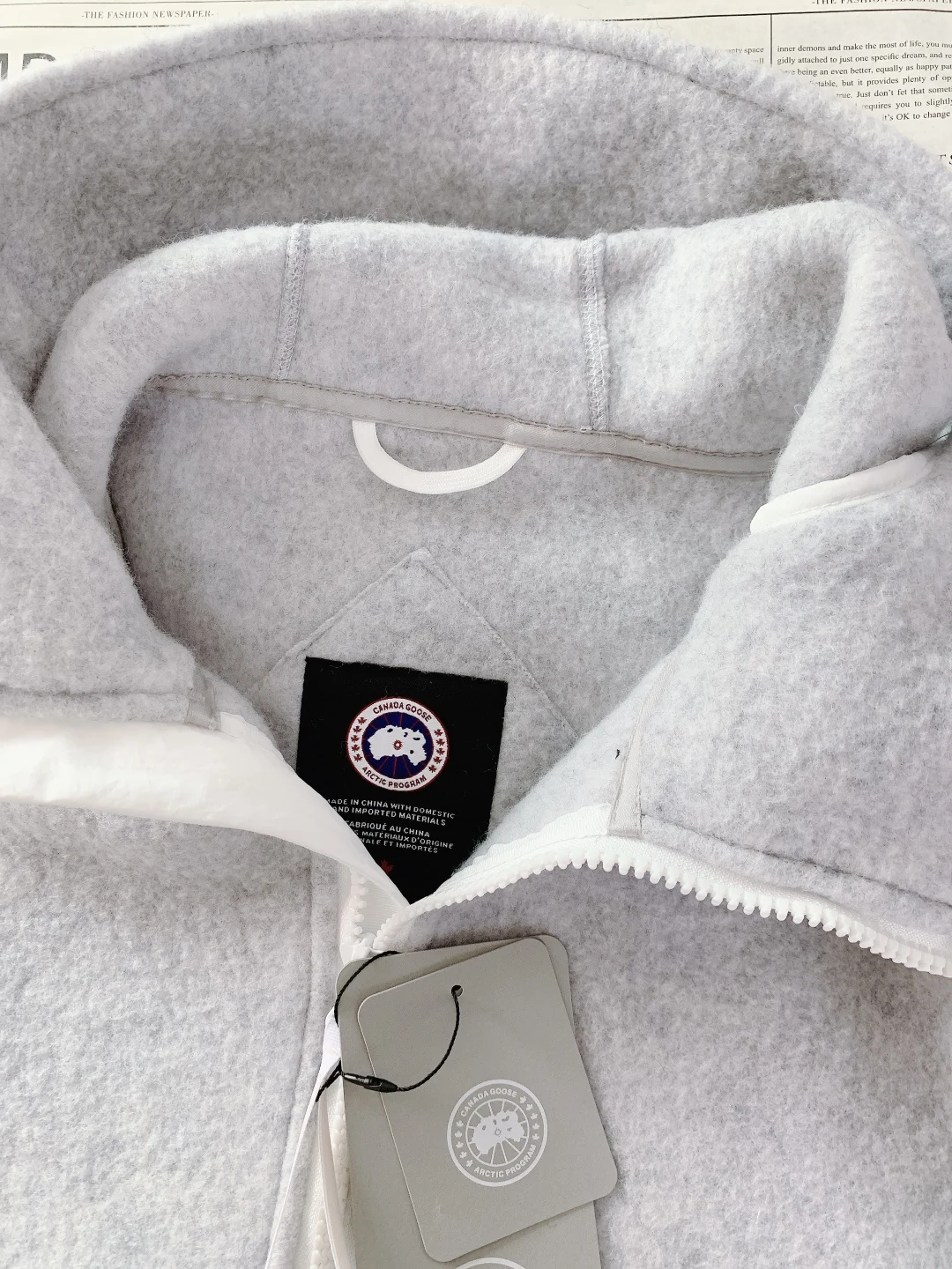 Canada Goose puffer jacket - real photo 3