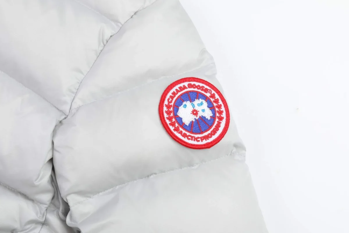 Canada Goose Hooded Puffer Jacket - Canada Goose puffer jacket real photo 9