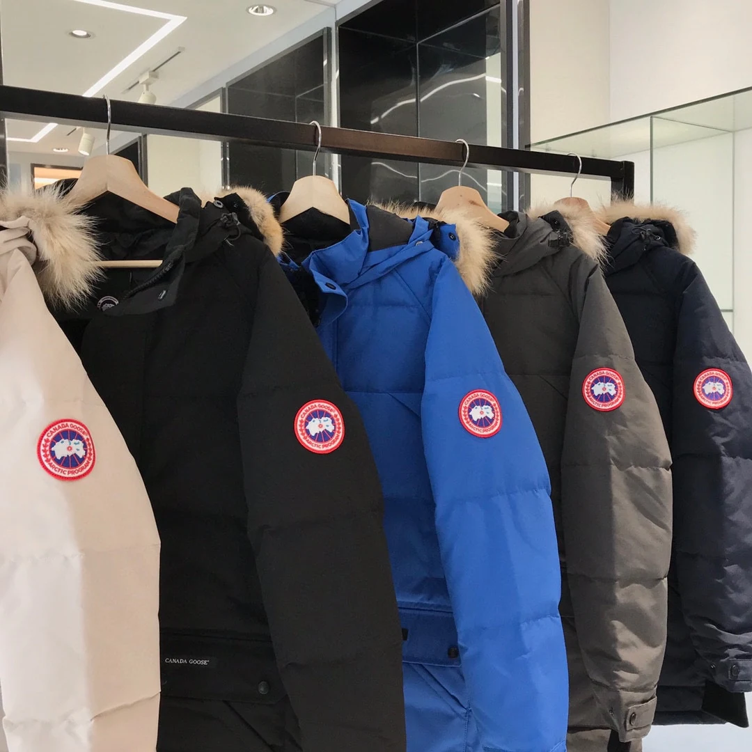 Canada Goose puffer jacket - real photo 4