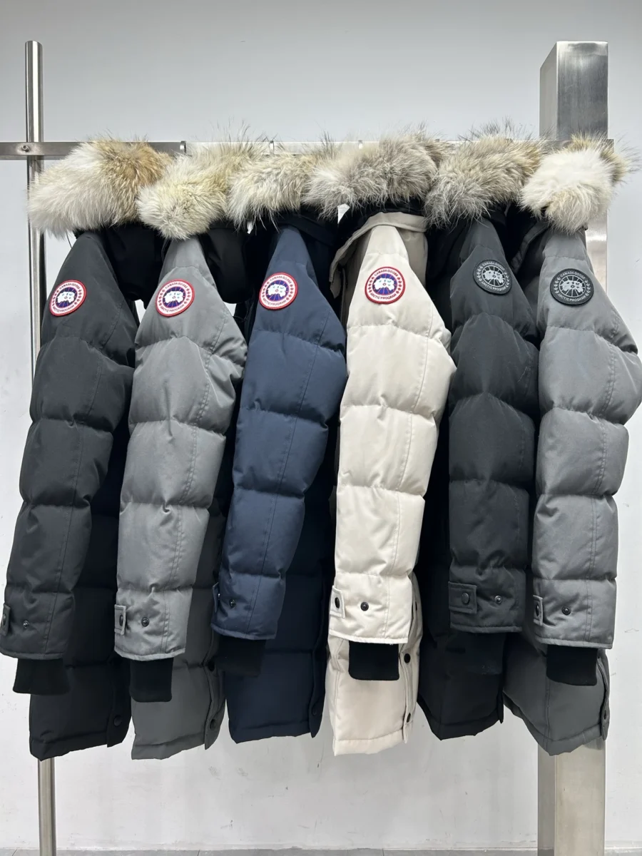 Canada Goose puffer jacket - real photo 4