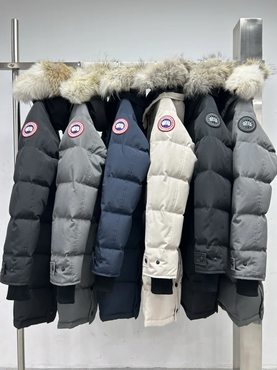 Canada Goose puffer jacket - real photo 8