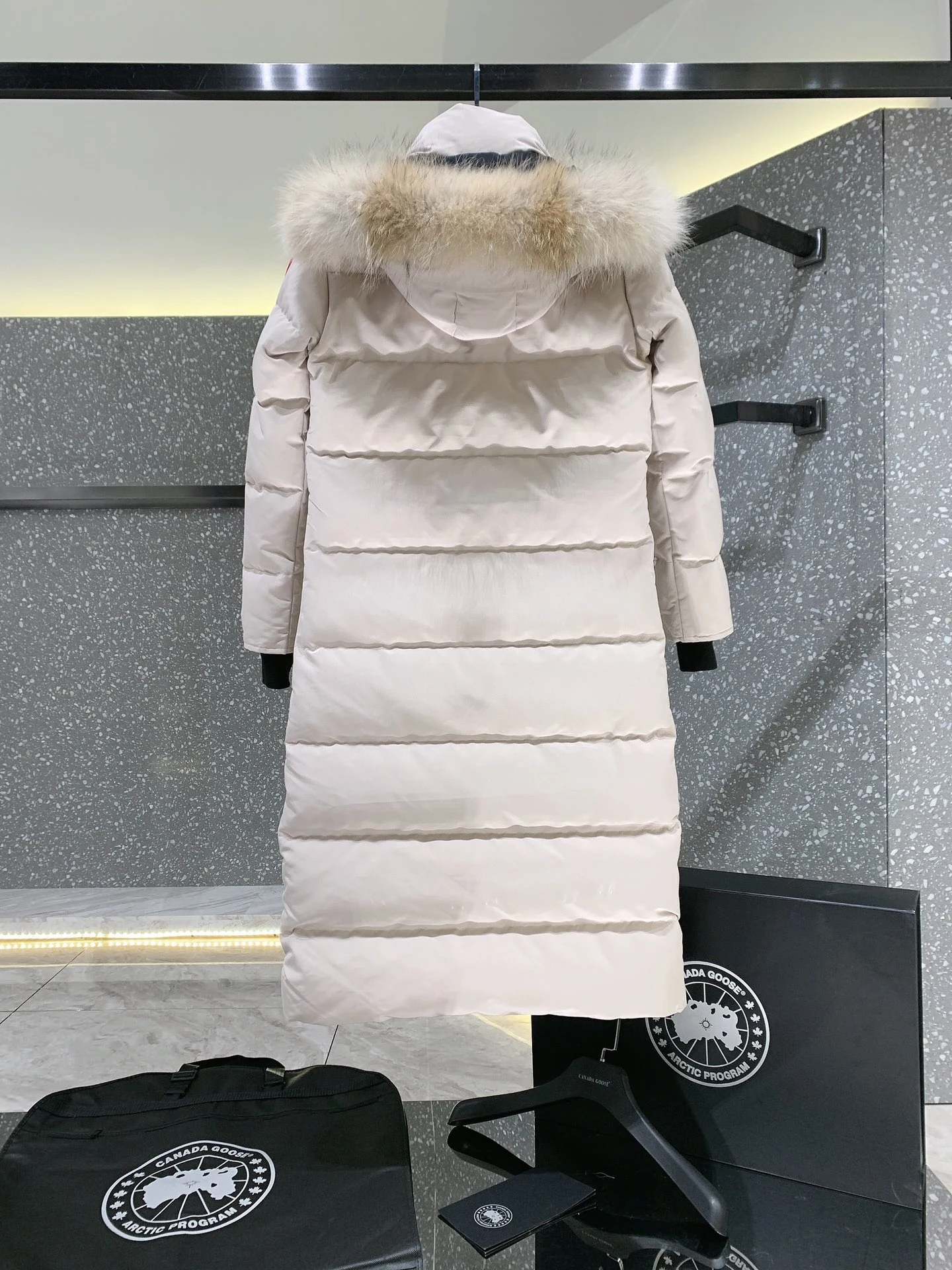 Canada Goose Long Puffer Jacket - Style 11 - Canada Goose puffer jacket real photo 3