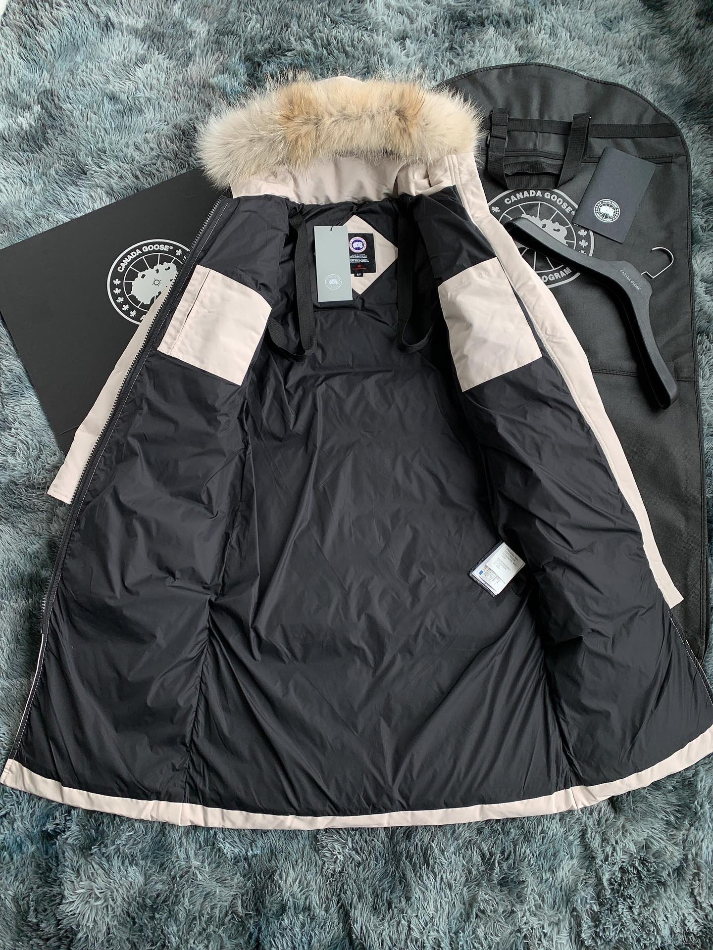 Canada Goose Long Puffer Jacket - Style 11 - Canada Goose puffer jacket real photo 6