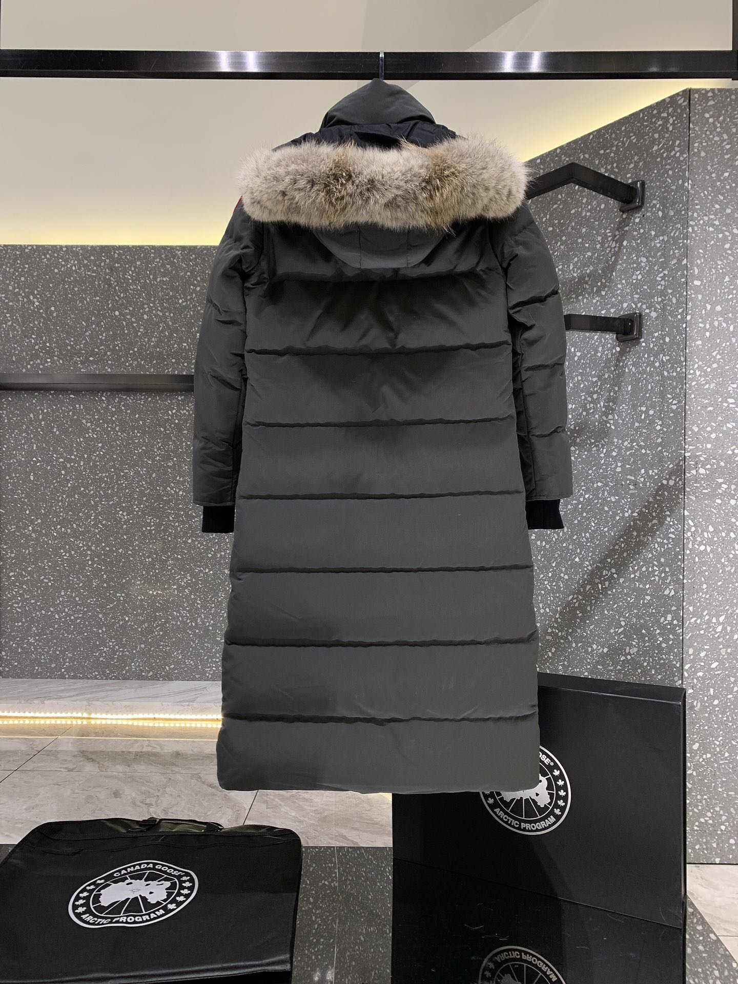 Canada Goose Long Puffer Jacket - Style 15 - Canada Goose puffer jacket real photo 3