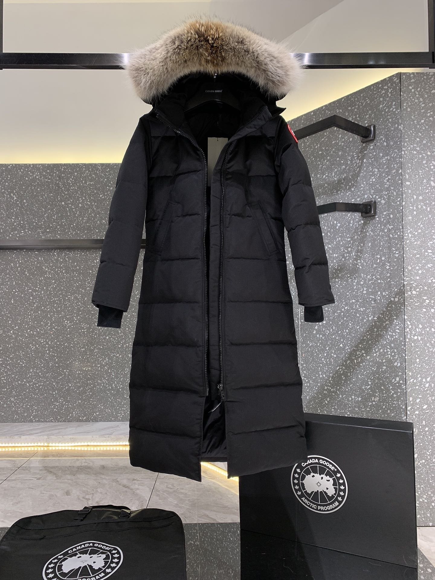 Canada Goose Long Puffer Jacket - Style 18 - Canada Goose puffer jacket real photo 1
