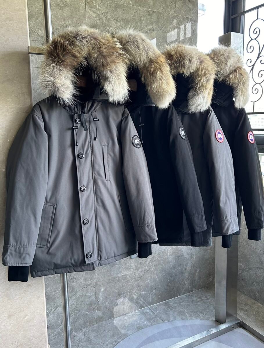 Canada Goose puffer jacket - real photo 8