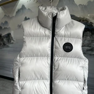Canada Goose Quilted Puffer Vest - Style 11 - Canada Goose puffer vest real photo 1