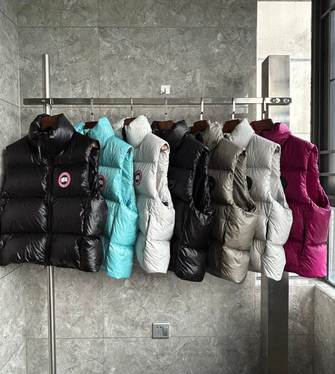 Canada Goose Quilted Puffer Vest - Style 12 - Canada Goose puffer vest real photo 1