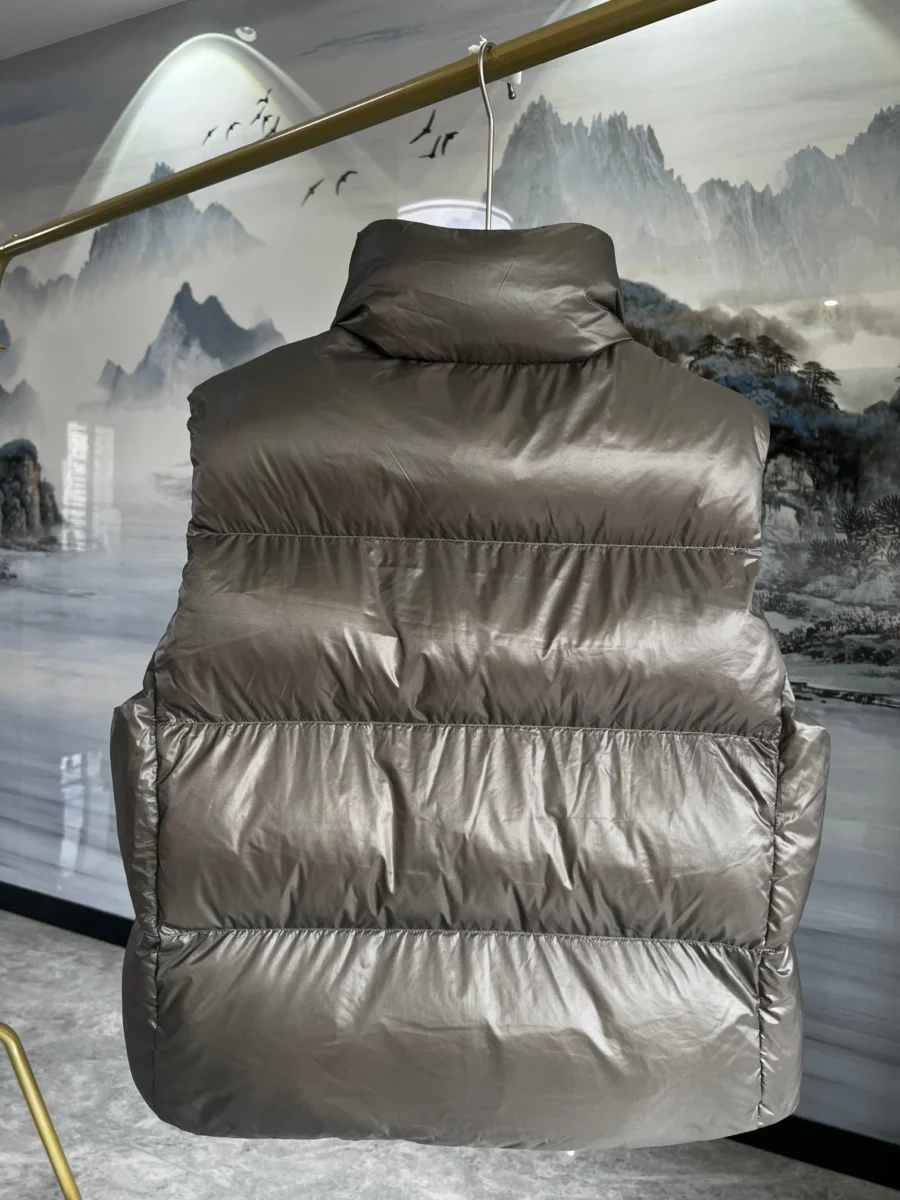 Canada Goose Quilted Puffer Vest - Style 15 - Canada Goose puffer vest real photo 2