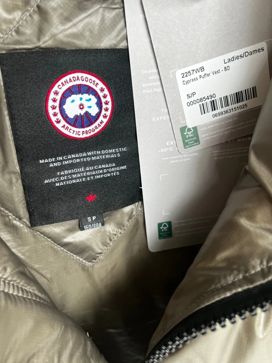Canada Goose Quilted Puffer Vest - Style 15 - Canada Goose puffer vest real photo 6