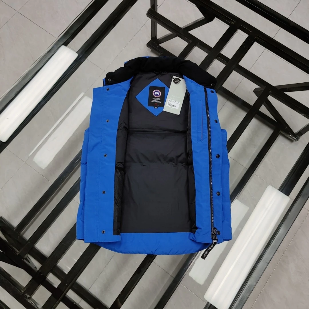 Canada Goose Quilted Puffer Vest - Style 17 - Canada Goose puffer vest real photo 4