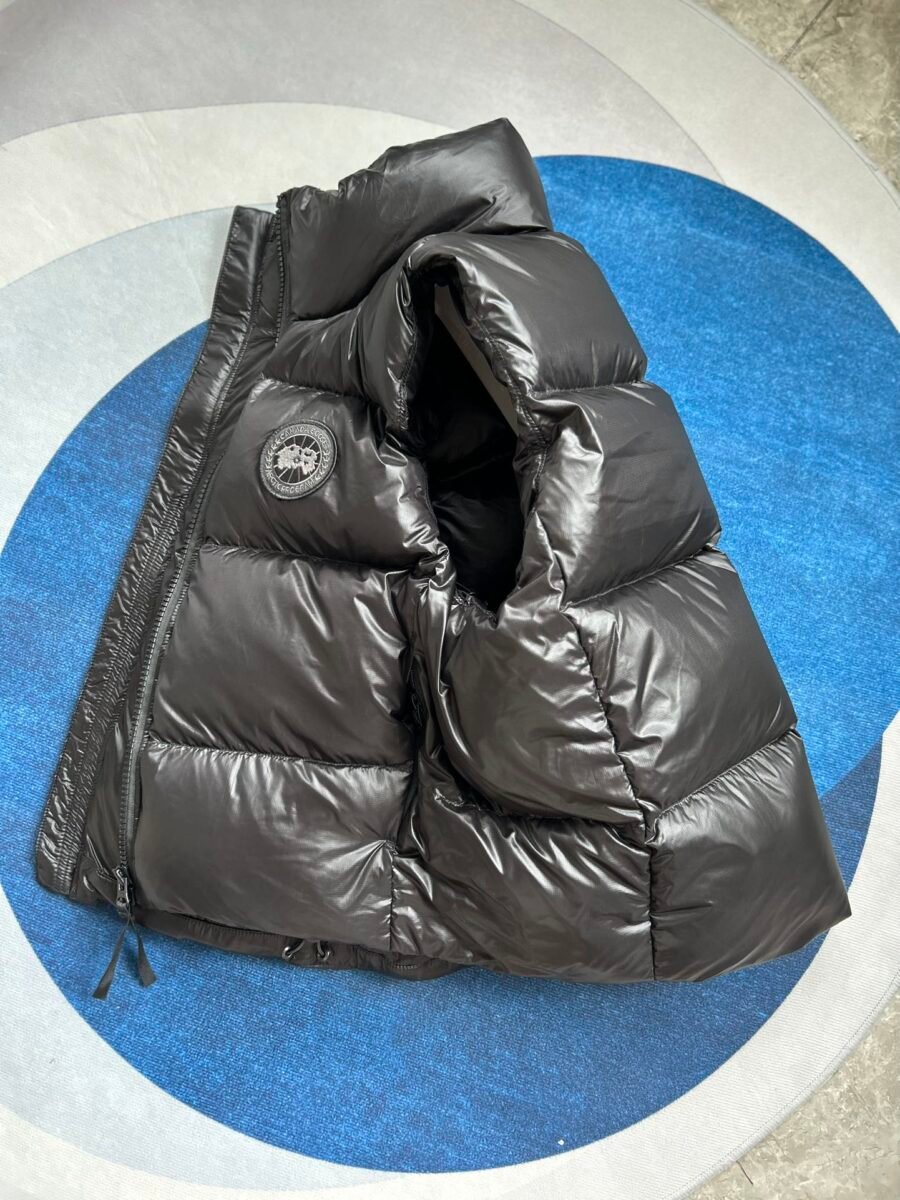 Canada Goose Quilted Puffer Vest - Style 19 - Canada Goose puffer vest real photo 5