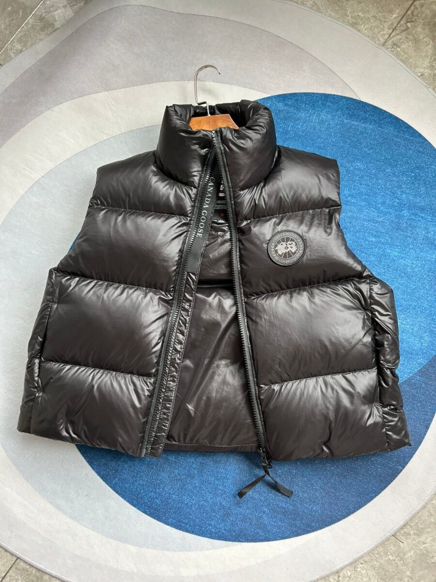 Canada Goose Quilted Puffer Vest - Style 19 - Canada Goose puffer vest real photo 9