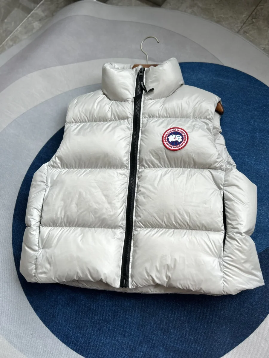 Canada Goose Quilted Puffer Vest - Style 22 - Canada Goose puffer vest real photo 3