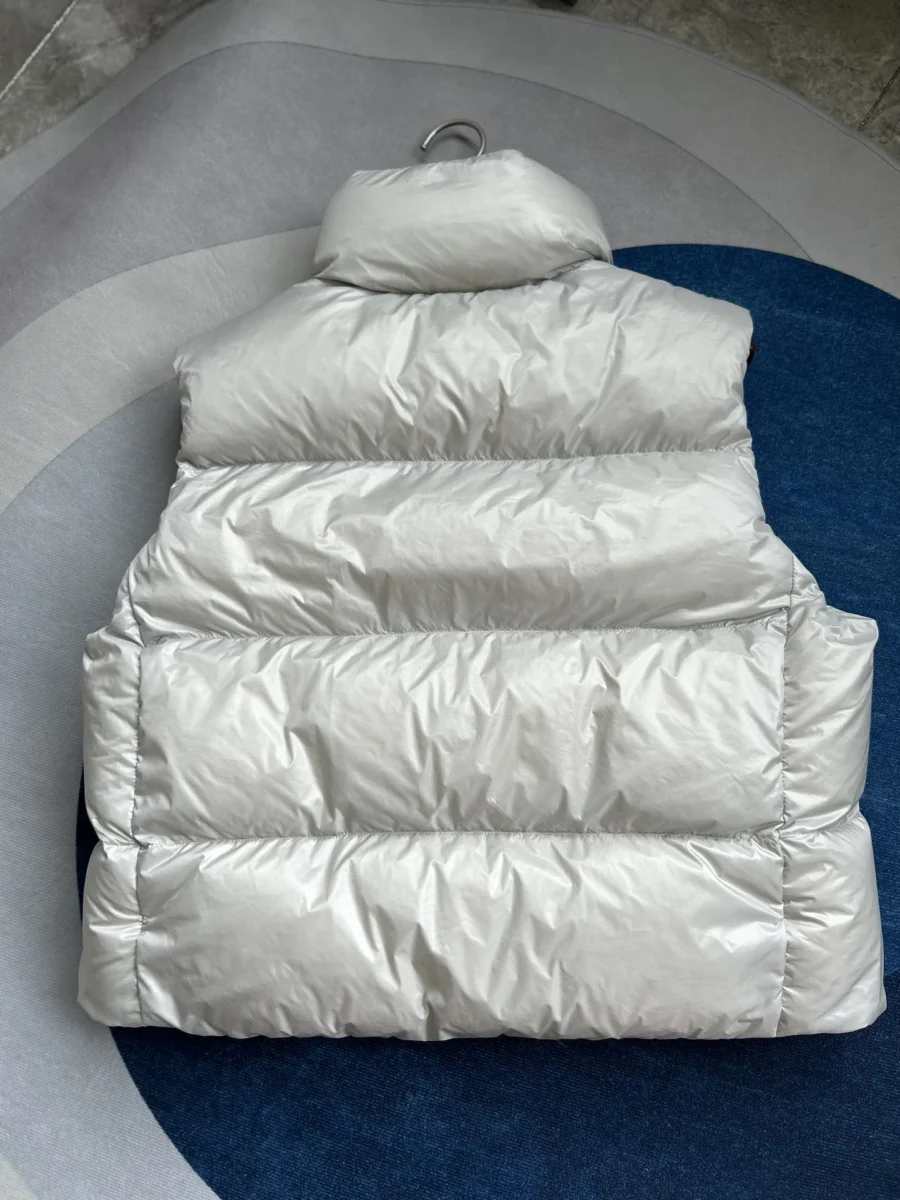 Canada Goose Quilted Puffer Vest - Style 22 - Canada Goose puffer vest real photo 6