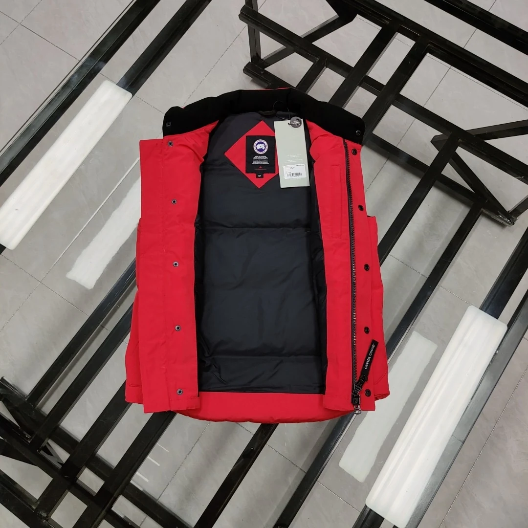 Canada Goose Quilted Puffer Vest - Style 24 - Canada Goose puffer vest real photo 4