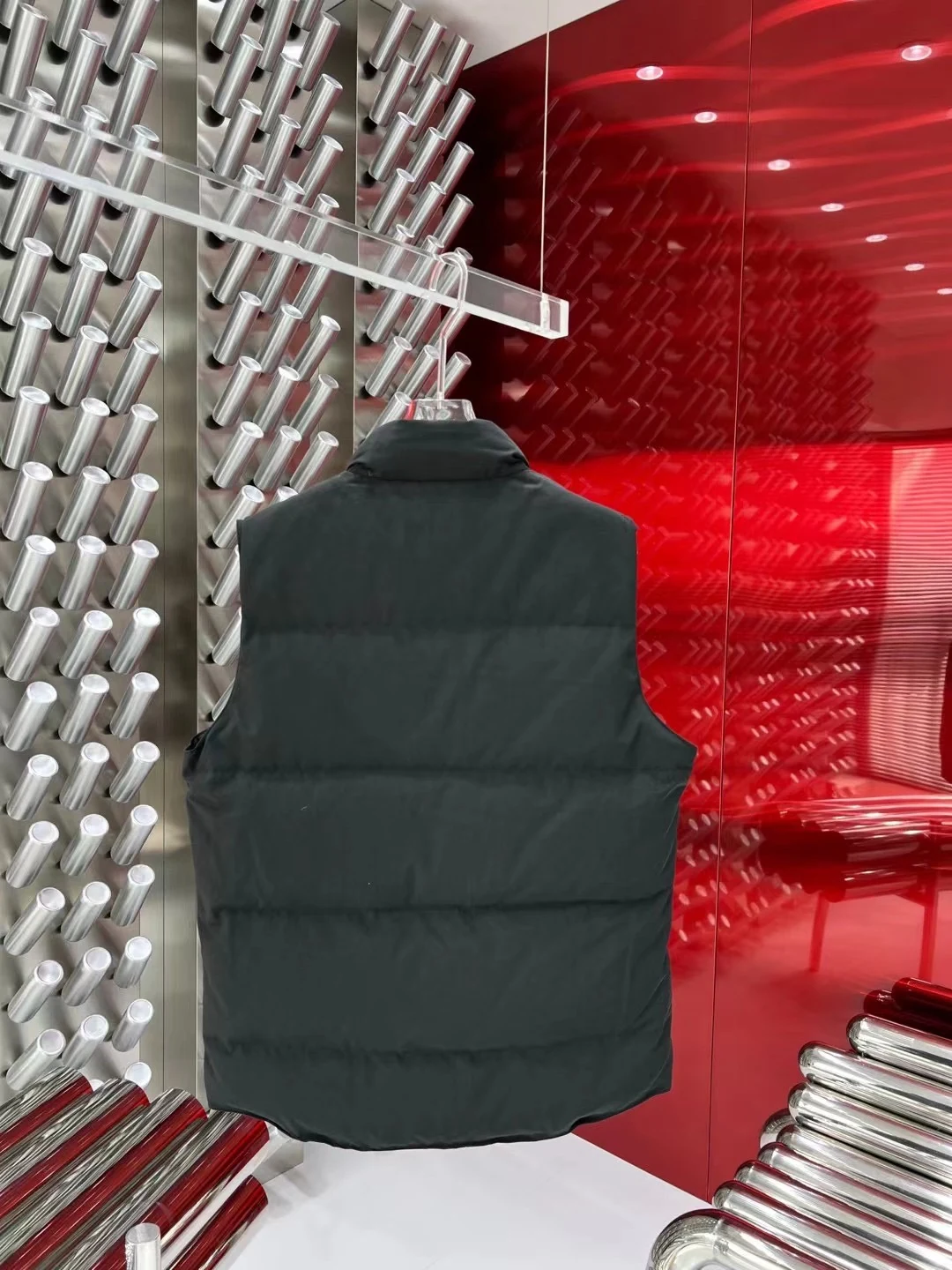 Canada Goose Quilted Puffer Vest - Style 37 - Canada Goose puffer vest real photo 8