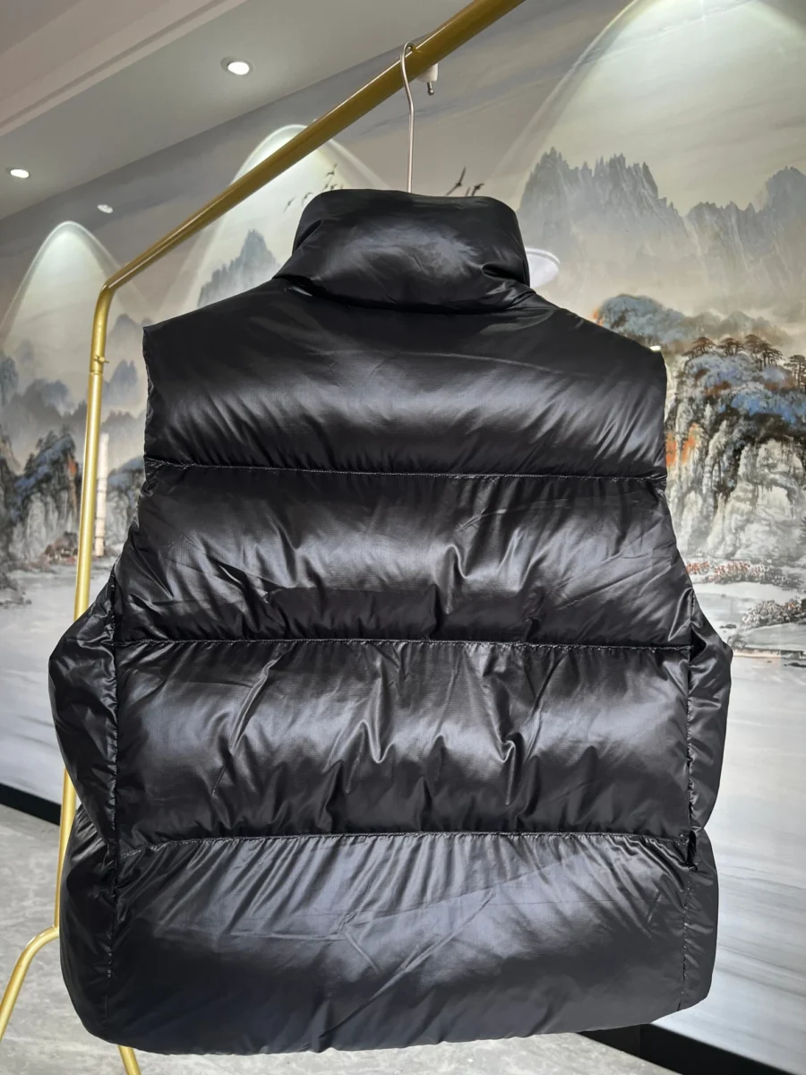 Canada Goose Quilted Puffer Vest - Style 4 - Canada Goose puffer vest real photo 2
