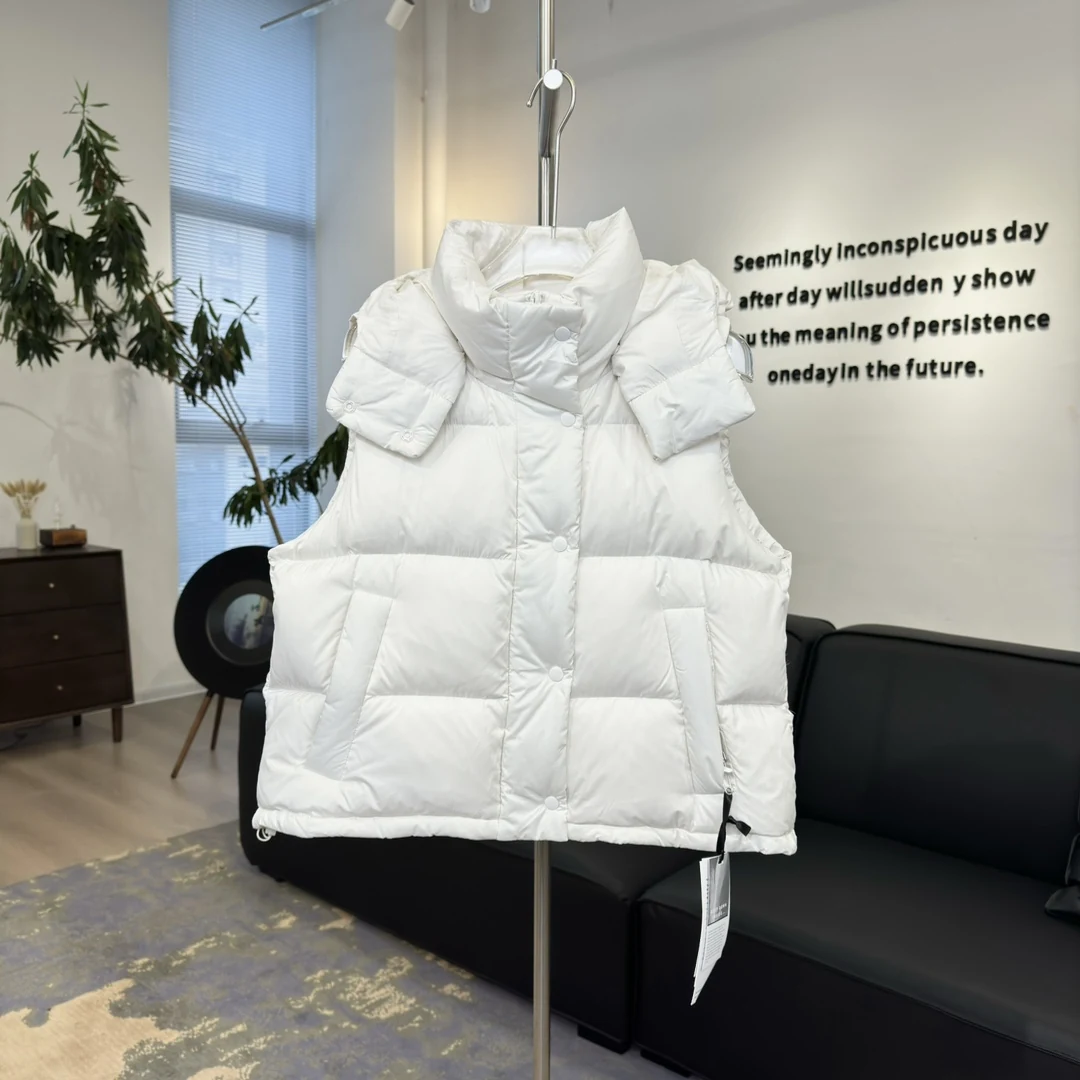 Canada Goose Quilted Puffer Vest - Style 40 - Canada Goose puffer vest real photo 1