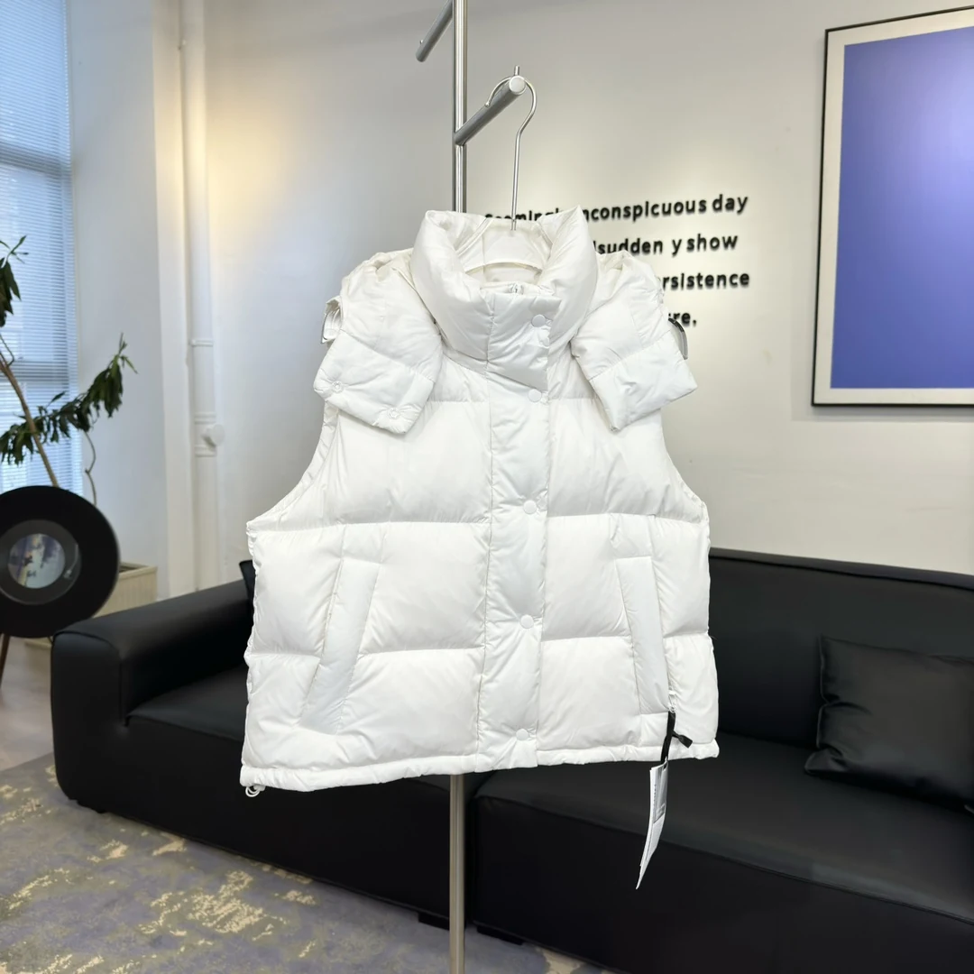 Canada Goose Quilted Puffer Vest - Style 40 - Canada Goose puffer vest real photo 3