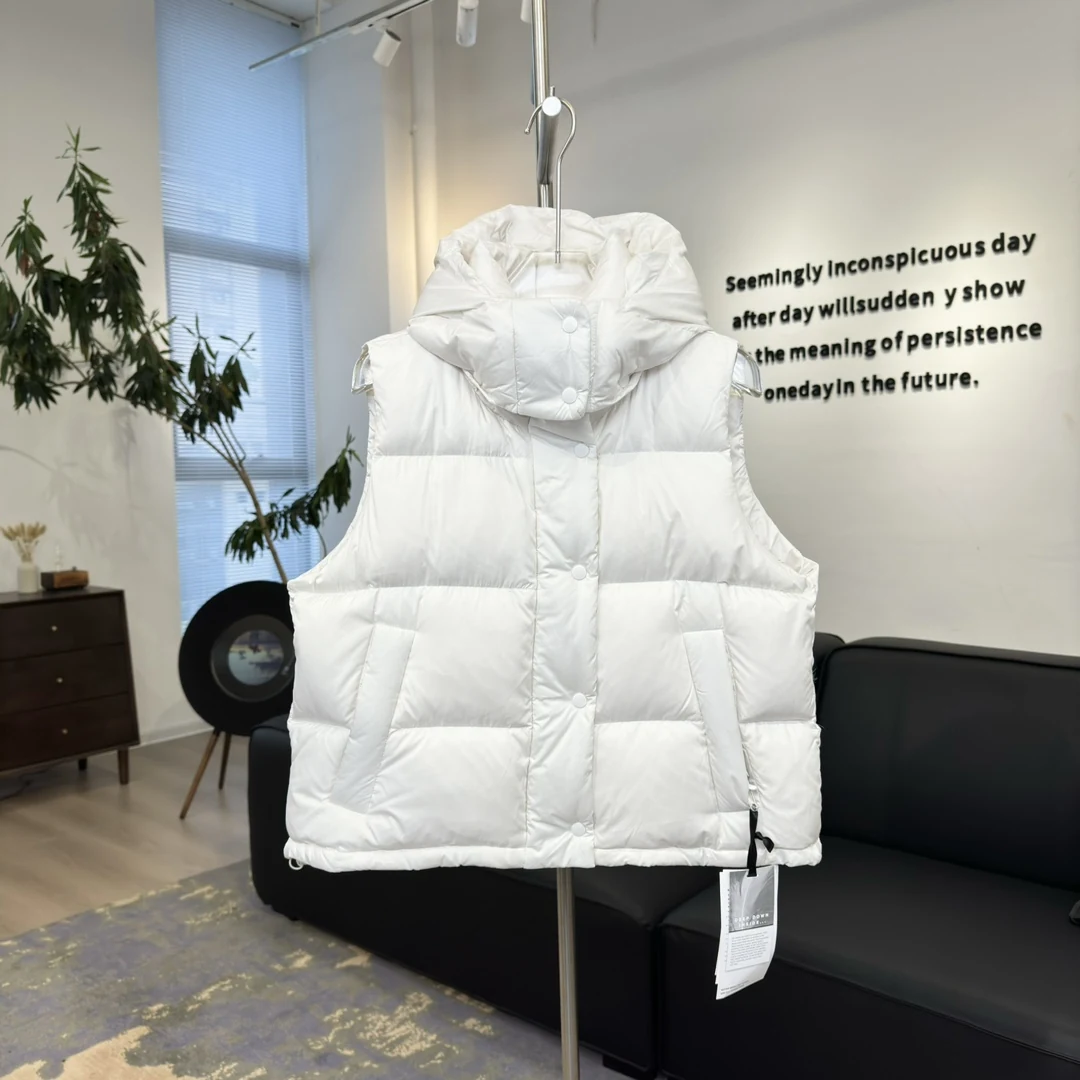 Canada Goose Quilted Puffer Vest - Style 40 - Canada Goose puffer vest real photo 4