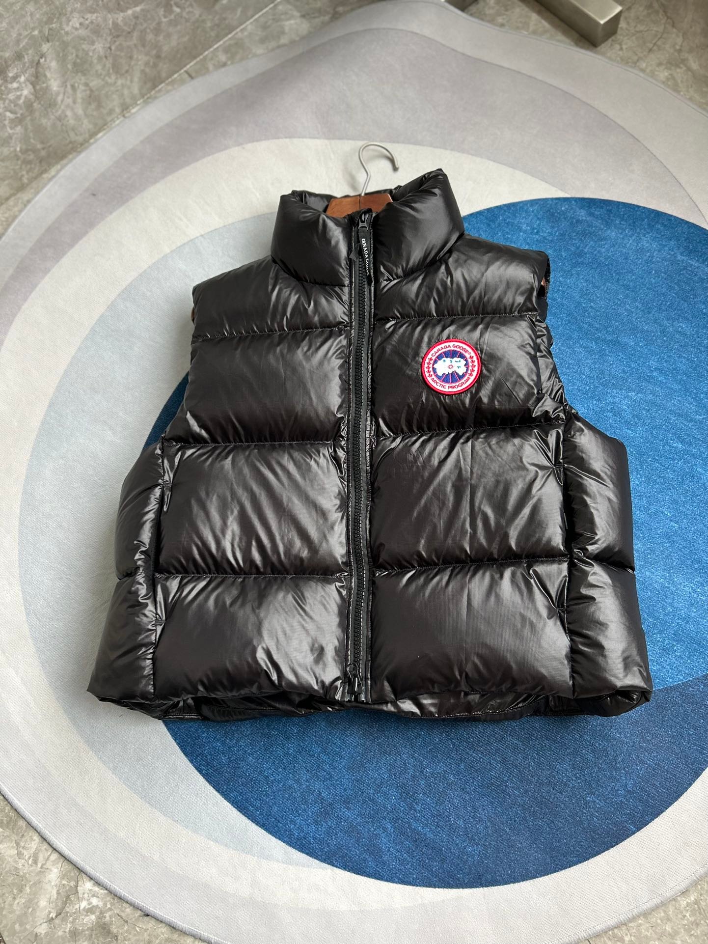 Canada Goose Quilted Puffer Vest - Style 42 - Canada Goose puffer vest real photo 3