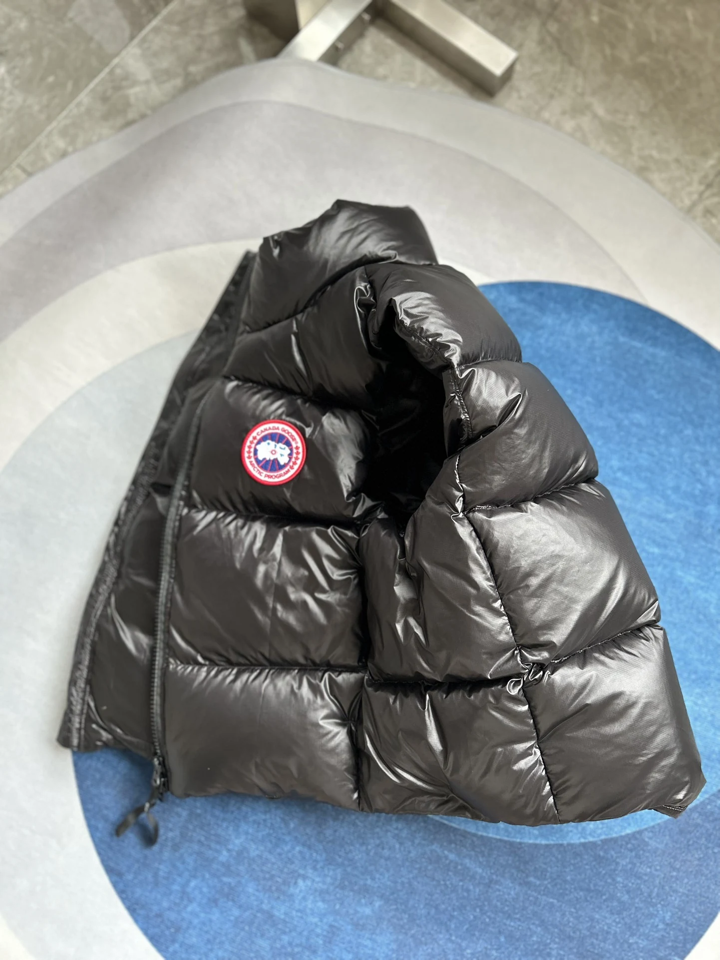 Canada Goose Quilted Puffer Vest - Style 42 - Canada Goose puffer vest real photo 5