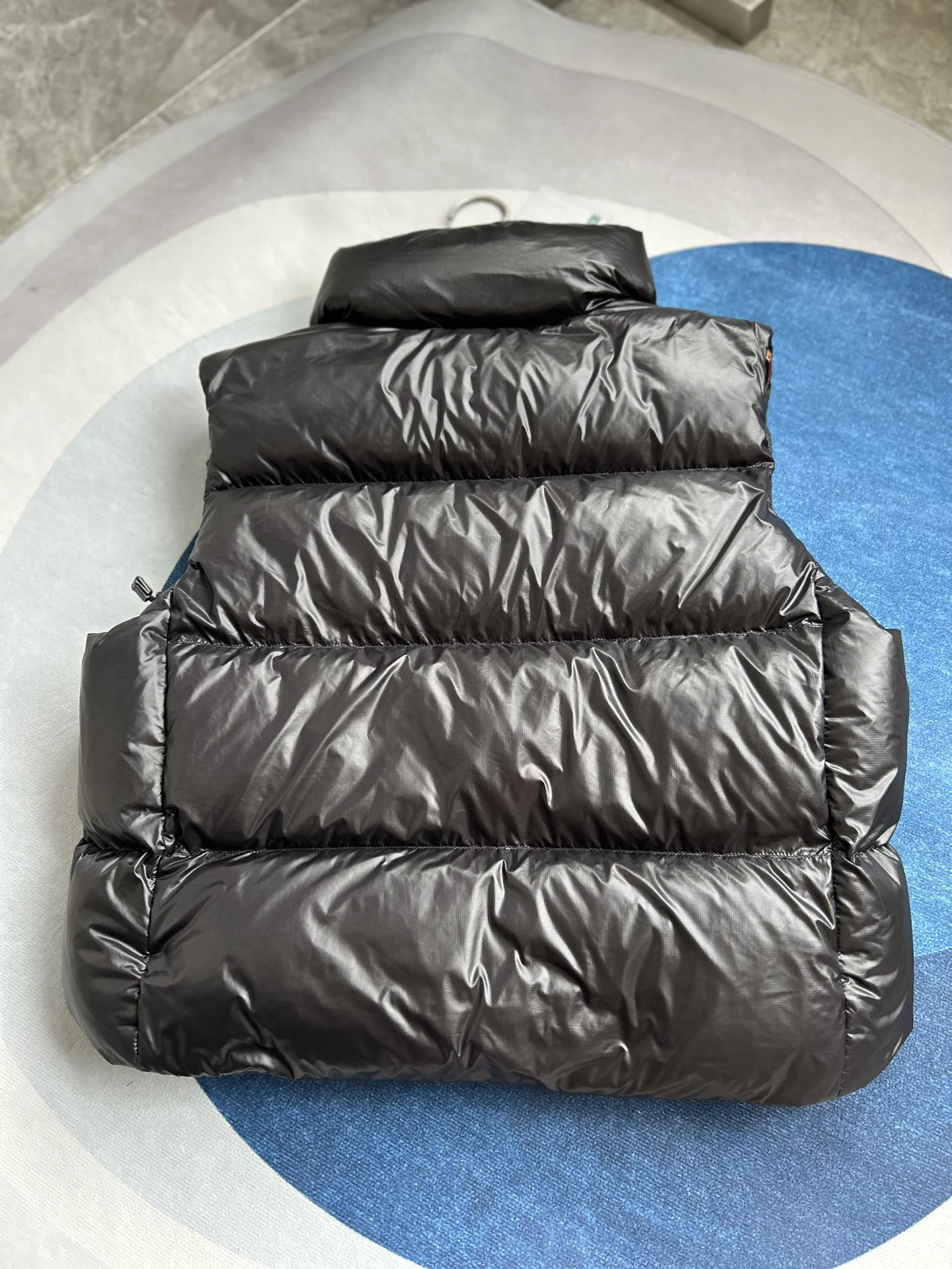 Canada Goose Quilted Puffer Vest - Style 42 - Canada Goose puffer vest real photo 6