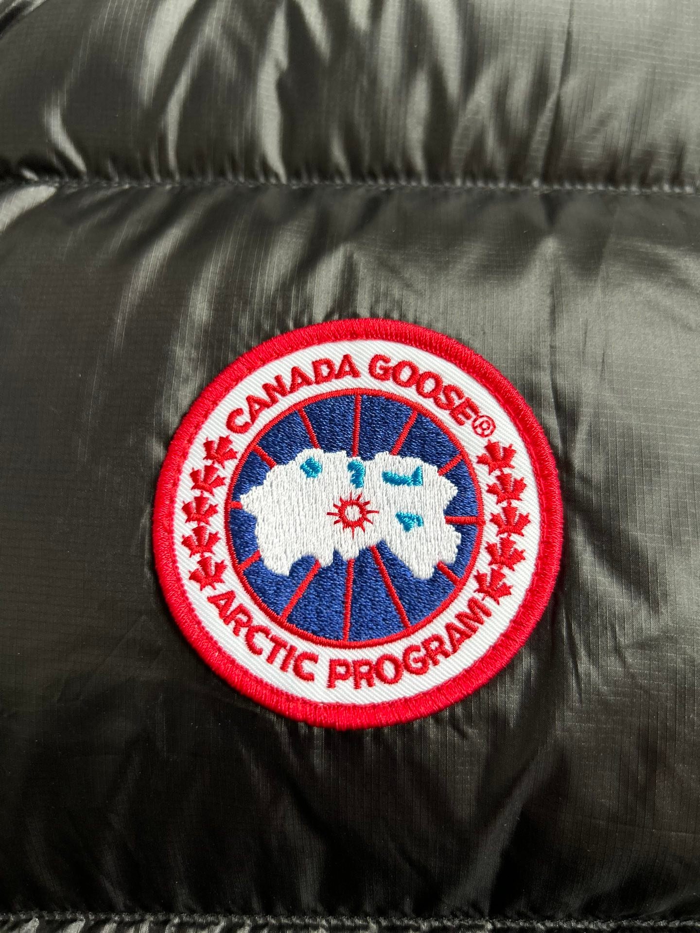 Canada Goose Quilted Puffer Vest - Style 42 - Canada Goose puffer vest real photo 7