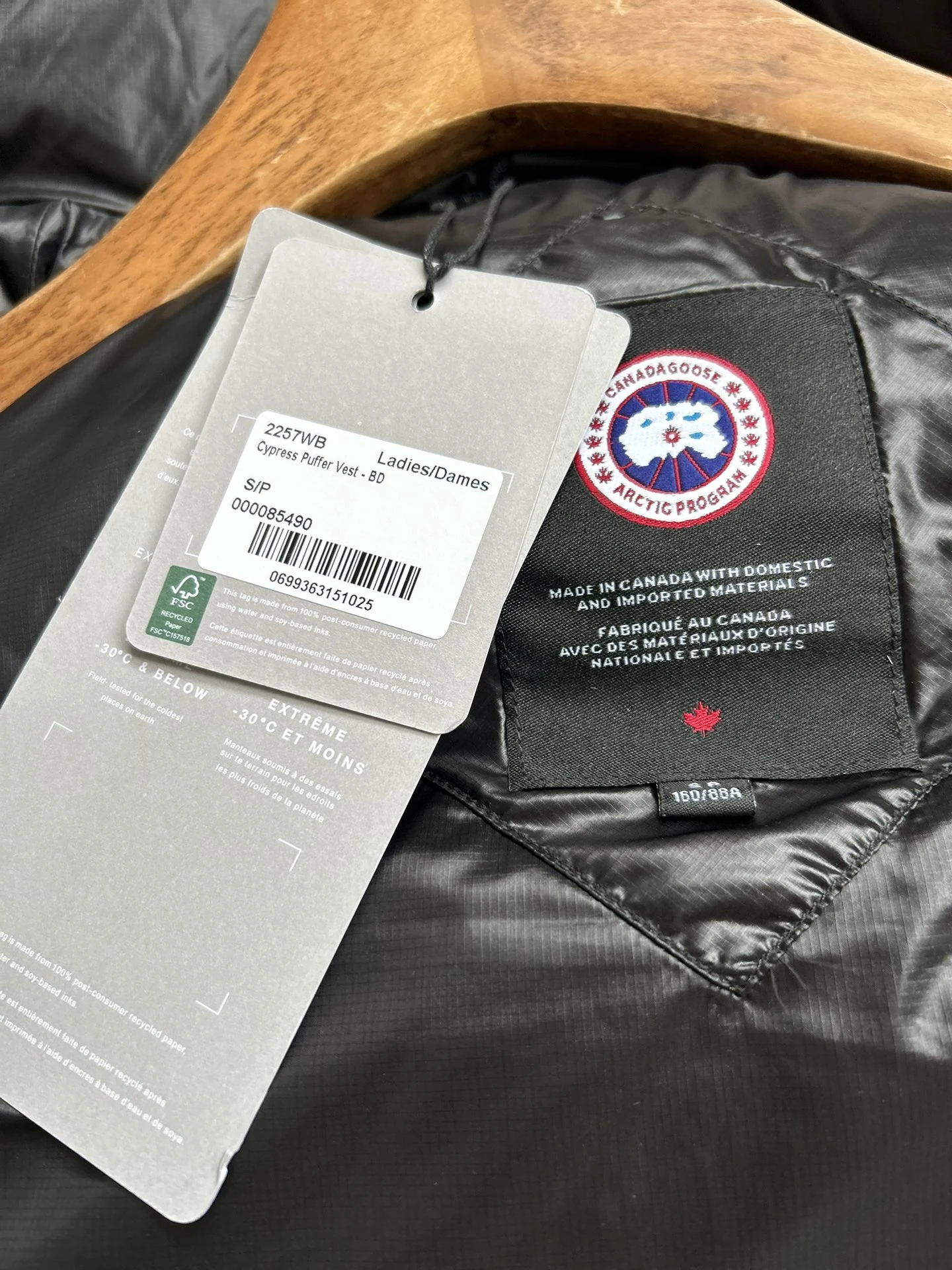 Canada Goose Quilted Puffer Vest - Style 42 - Canada Goose puffer vest real photo 8